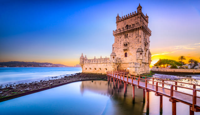 Fotografia da Torre de Belém no Rio Tejo, em Lisboa, Portugal.
