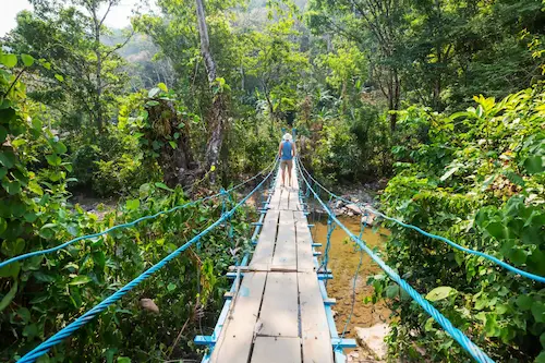 Muchas veces dejamos de viajar porque nuestros medios financieros no lo permiten, este contenido te ayuda a viajar independientemente de tu poder adquisitivo, trayéndote una lista de países económicos para viajar en 2024.